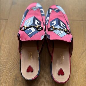 Never worn, brand new Gucci Mules, size 39.5.
